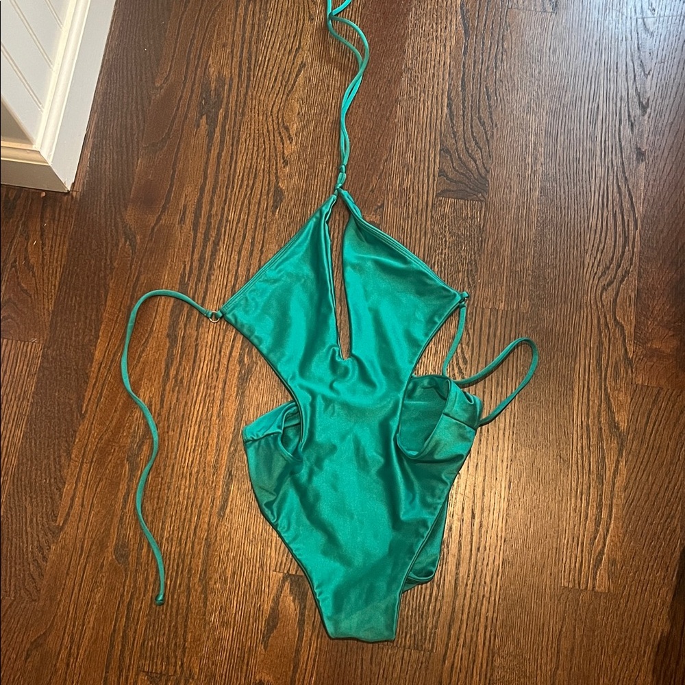 Lovewave women’s one piece - Picture 2 of 2